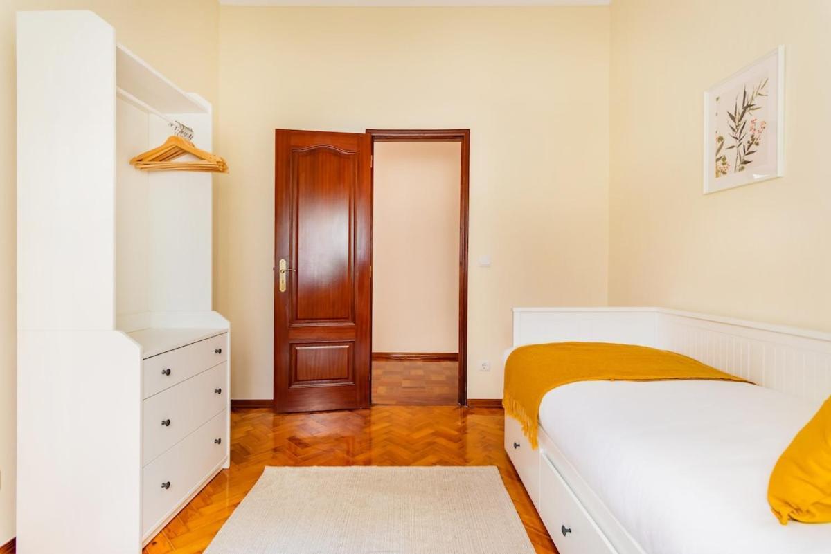 Marques De Pombal Classical Living Apartment